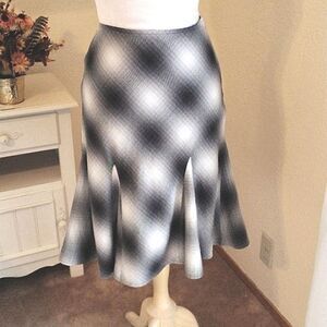 Dressbarn Plaid Skirt 